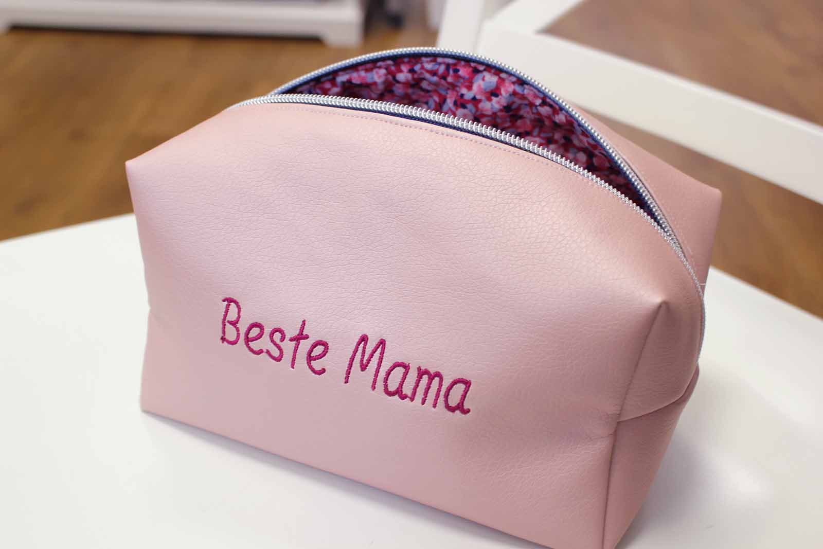 Kosmetiktasche nähen - personalisierbares DIY-Set von SEEMANNSgarn Kosmetiktasche nähen - personalisierbares DIY-Set von SEEMANNSgarn