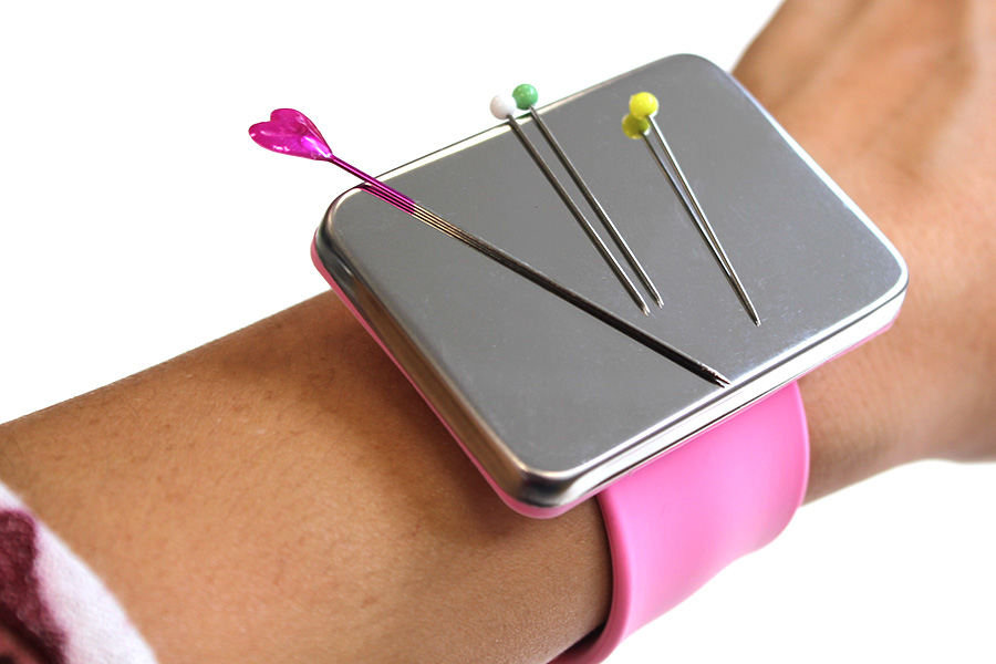 Magnetarmband für Nadeln in pink - SEEMANNSgarn Magnetisches Nadelkissen-Armband in pink von SEEMANNSgarn