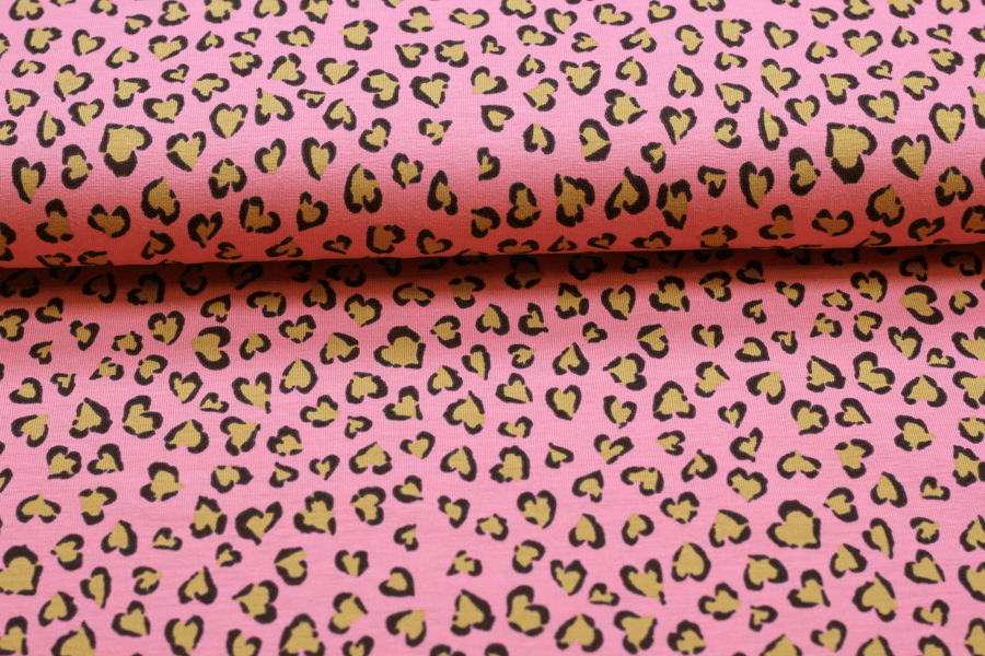 Jersey Leopard Hearts von Ilja Fabrics in lachsfarben Jersey Leopard Hearts von Ilja Fabrics in lachsfarben