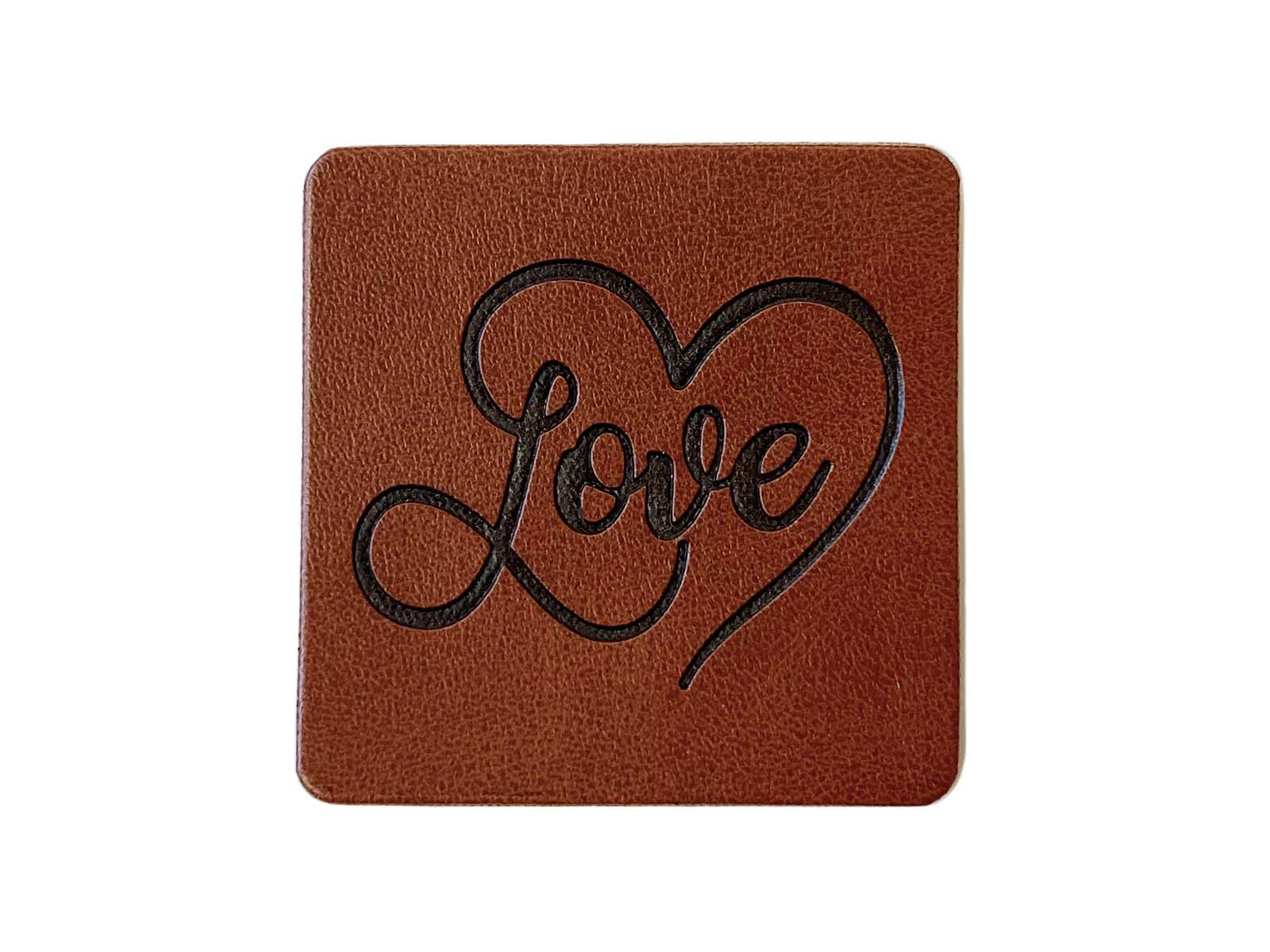 Label aus Kunstleder - "Love" Herz in dunkelbraun Label aus Kunstleder - "Love" Herz in dunkelbraun