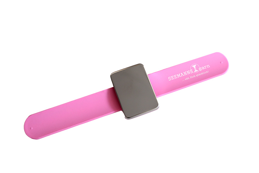 Magnetisches Nadelkissen-Armband in pink von SEEMANNSgarn